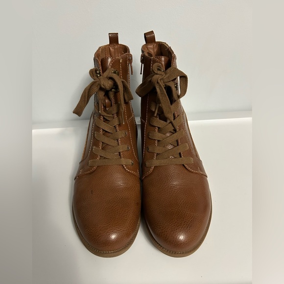 FRYE AND CO. Tan Lace-Up Leather Ankle Boots - Picture 2 of 6